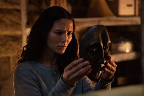 Umma (2022) Movie Explained: Ending, Themes & Metaphors .